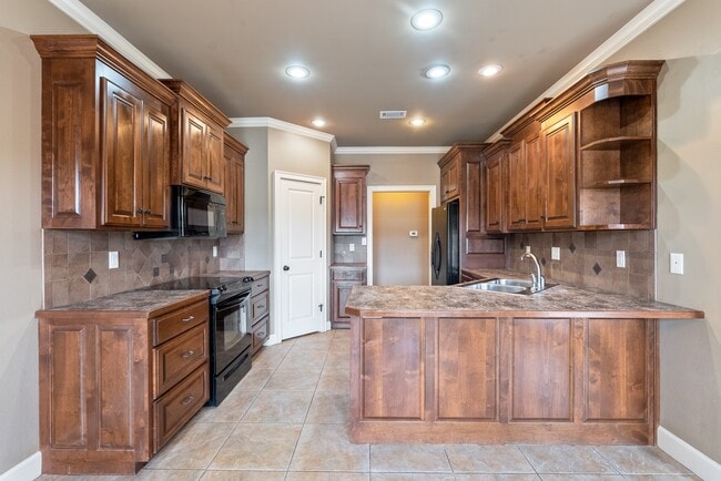 Photo - 1300 Edge Valley Dr N