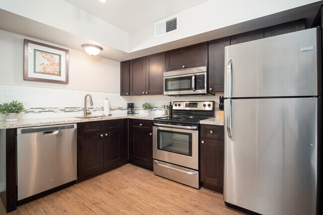 Photo - 1333 E Thomas Rd Unit 113