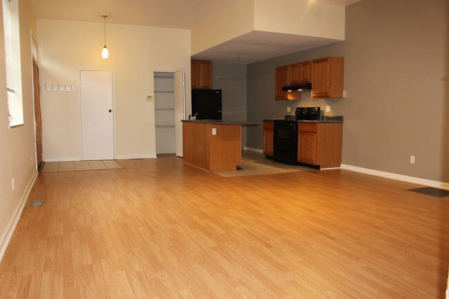 Photo - 500 W North Ave Unit #3 Rear