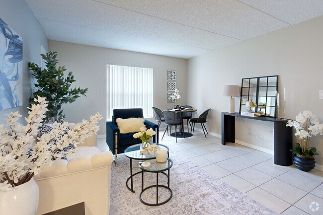 1BR, 1BA - 700SF - Livingroom