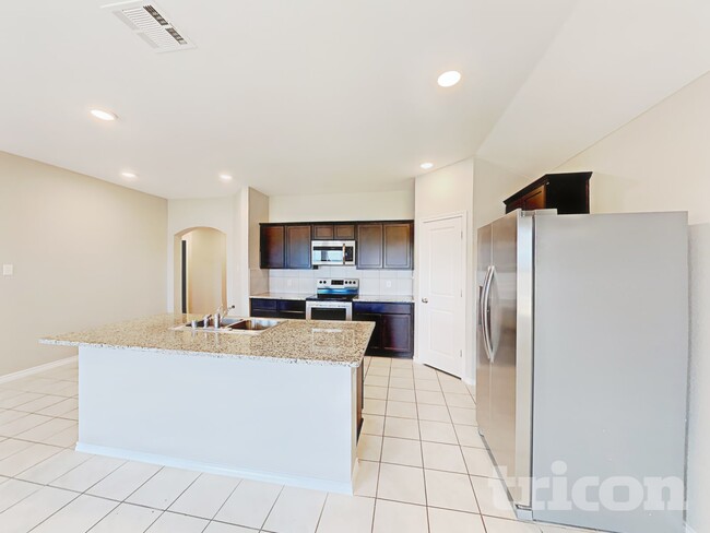 Photo - 916 Roland Dr
