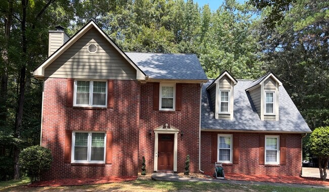 Building Photo - 265 Fairfield Cir