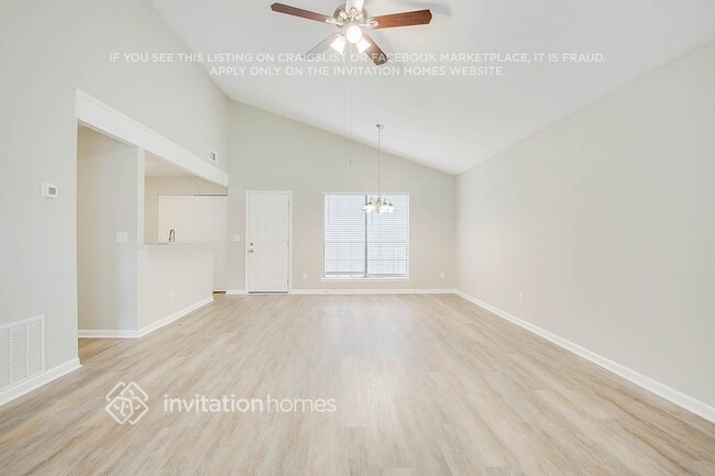 678 Utoy Cir SW