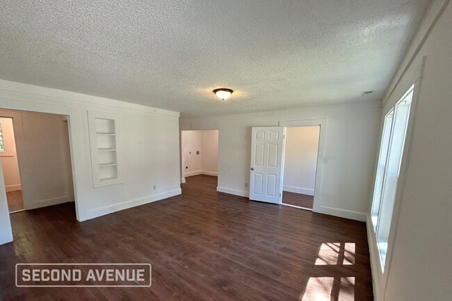 543 Walnut St