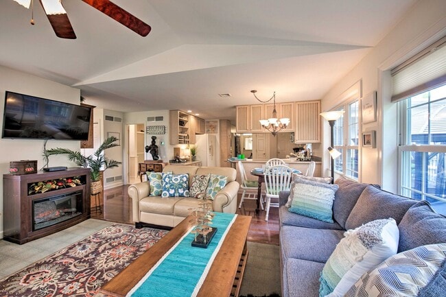 Building Photo - 6061 Linglestown Rd Unit Cottage