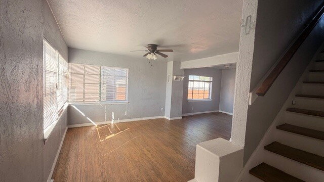 Building Photo - 2-Bedroom Townhome with Wood Floors Unit Apt. 10