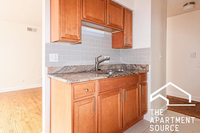 Photo - 6011 N Winthrop Ave Unit 410