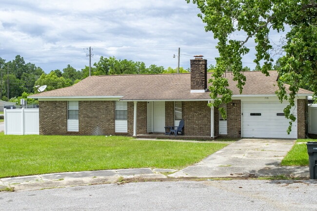 Photo - 738 Carondelay Dr