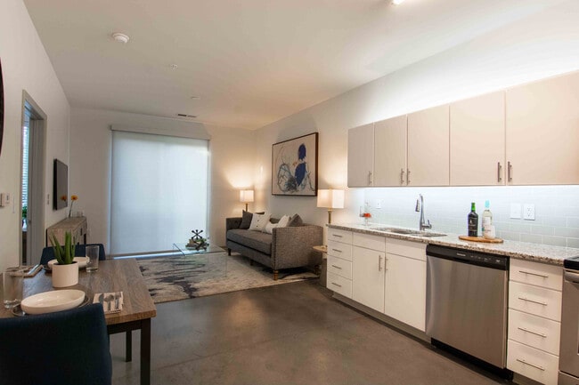 Photo - Innslake Place