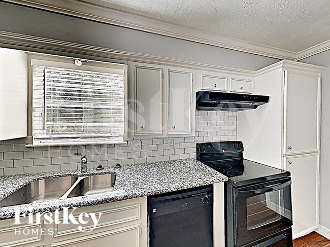 Photo - 10122 Woodhollow Dr