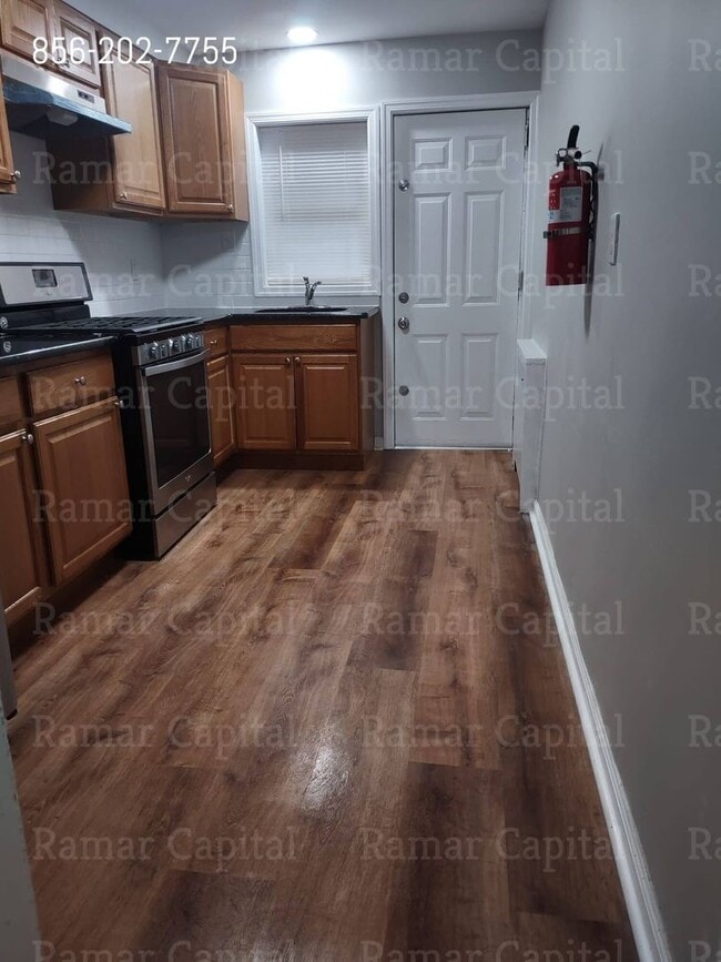 Photo - 1532 Bradley Ave Unit A