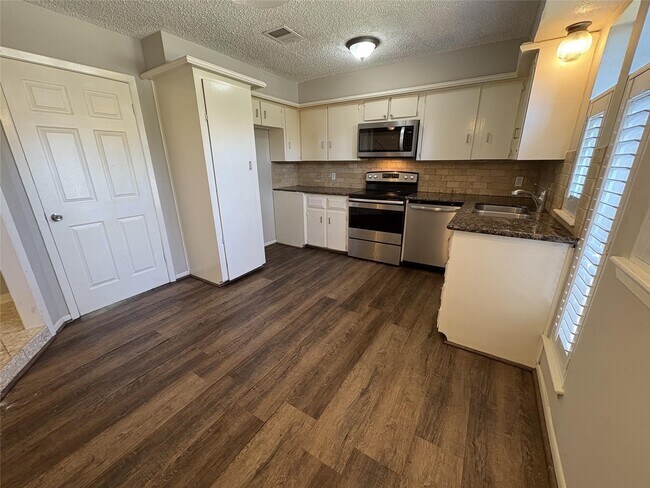 Photo - 17159 Beaver Springs Dr Unidad 13