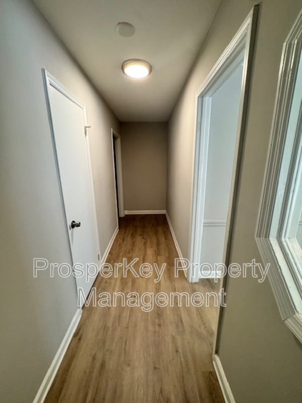 Photo - 4814 Fairview Dr