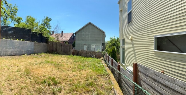 Photo - 1823 S Lane St