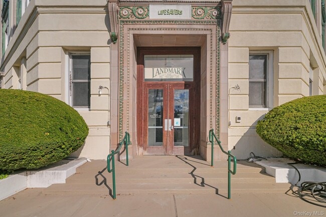 Building Photo - 1 Landmark Sq Unit 431