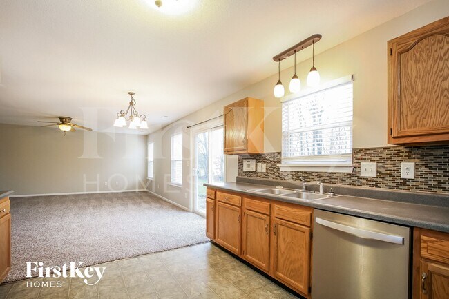 Photo - 15543 Dusty Trail