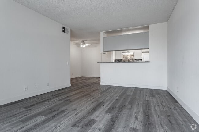 1HAB, 1BA - 900 ft² - 218 A