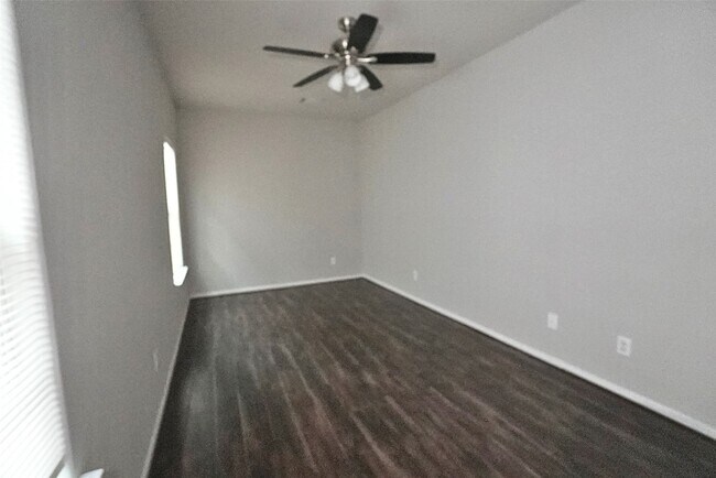 Photo - 2523 Kirk St