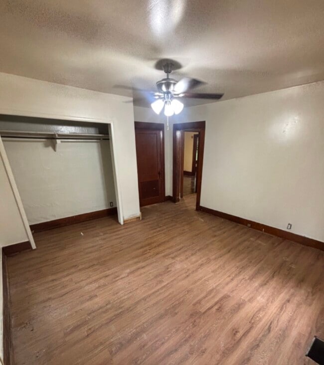 Photo - 3515 Carver Ave SW