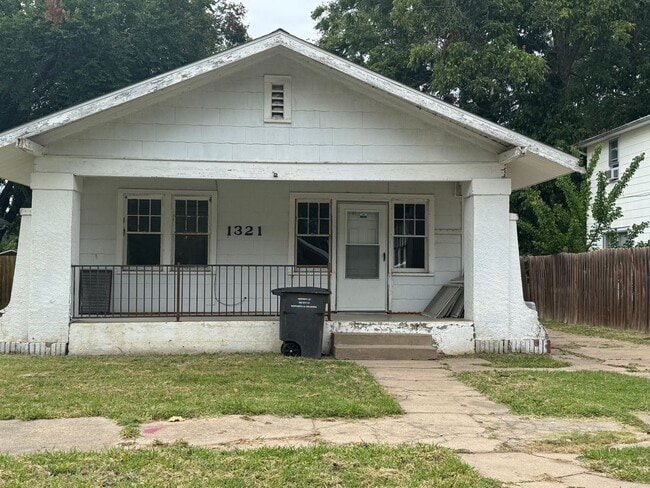Building Photo - 1321 S Keeler Ave Rental