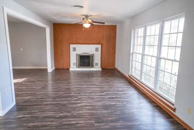 Photo - Must see 3 bed, 2 bath home near the University of Oklahoma campus.