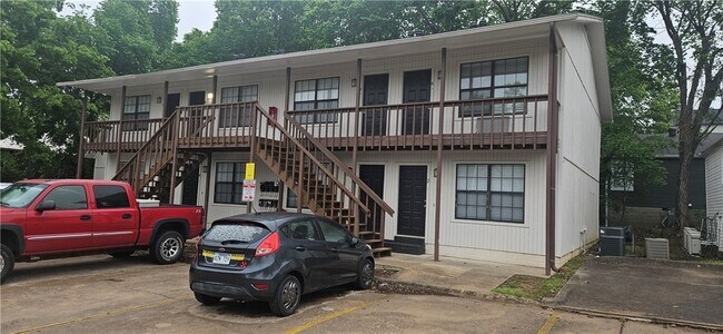 Building Photo - 632 Whitham Ave Unit 5 Rental
