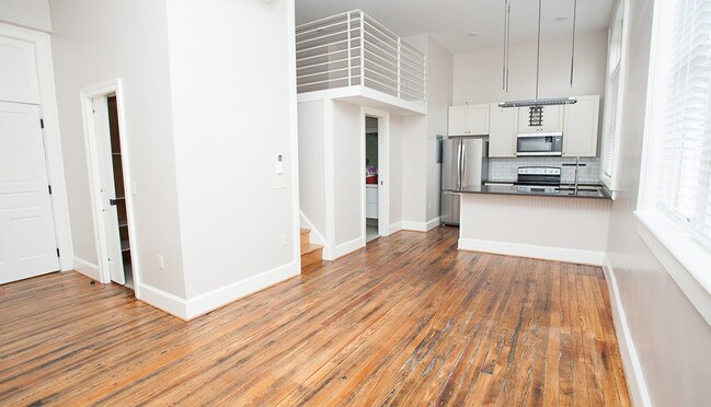 Photo - Keezell Building