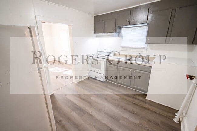 Photo - 305 Perry St