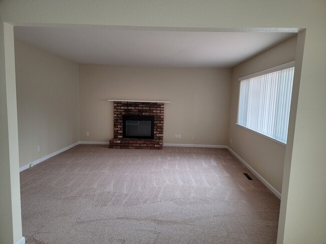 Living Room - 737 Vaquero Dr