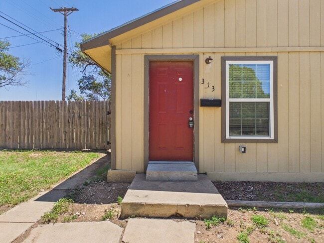 Photo - 313 SW 35th Ave