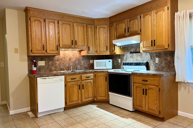 Photo - 113 Saybrook Rd Apartments Unit 1b
