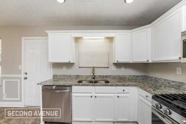 Photo - 3060 Aberdeen Way