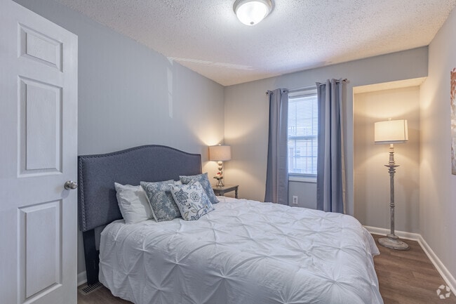 Maple 2BR, 1BA - Graystone Place Apartments