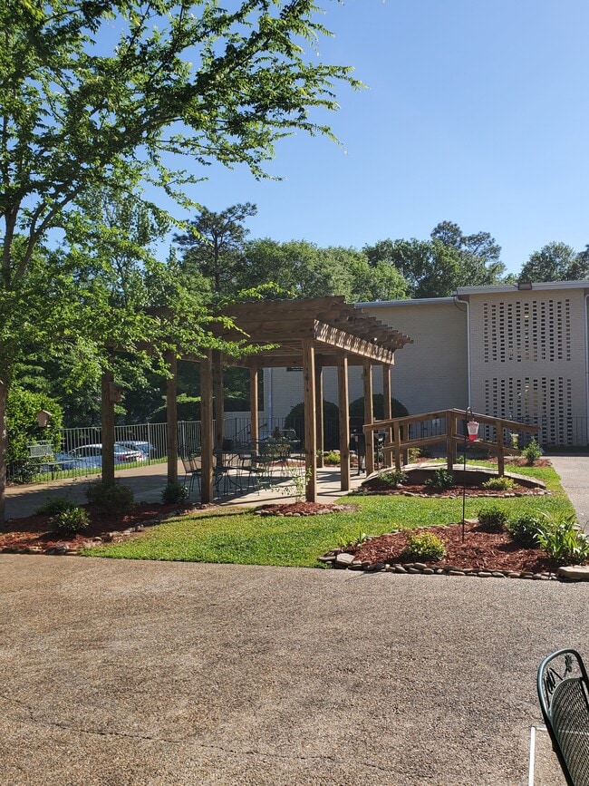 Forest Royale Apartments