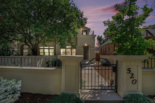 Building Photo - Stunning Home in the Heart of Cherry Creek...