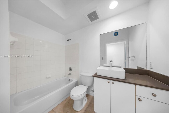 Photo - 9172 Collins Ave