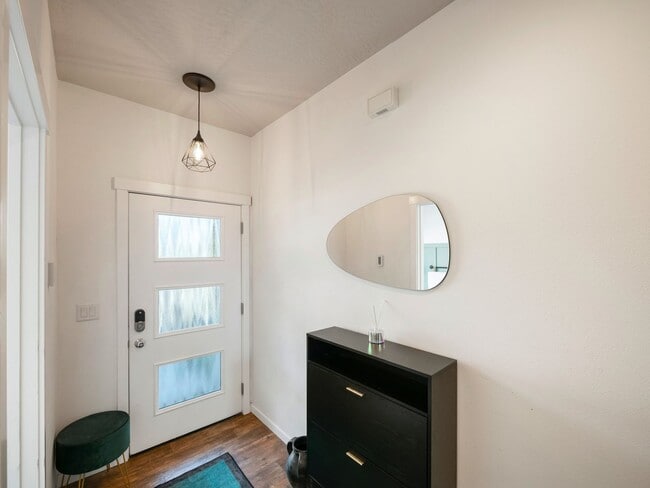 Photo - 2423 W Bridge Ave