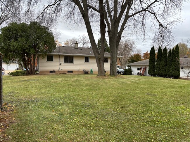Photo - 4806 Goldfinch Dr