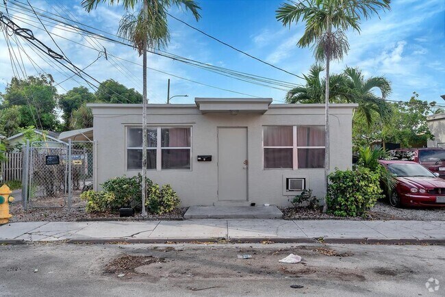 Building Photo - 813 9th Ave N Rental