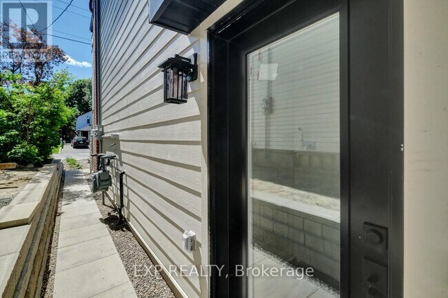 Photo - 533 Broadhead Ave