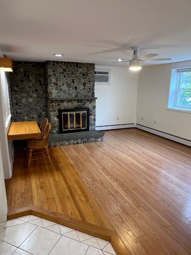 Photo - 675 Central St Unidad #1