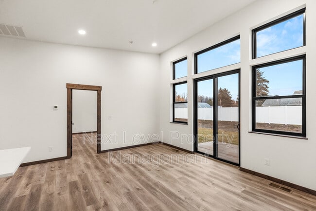 Photo - 1530 Trumble Creek Rd