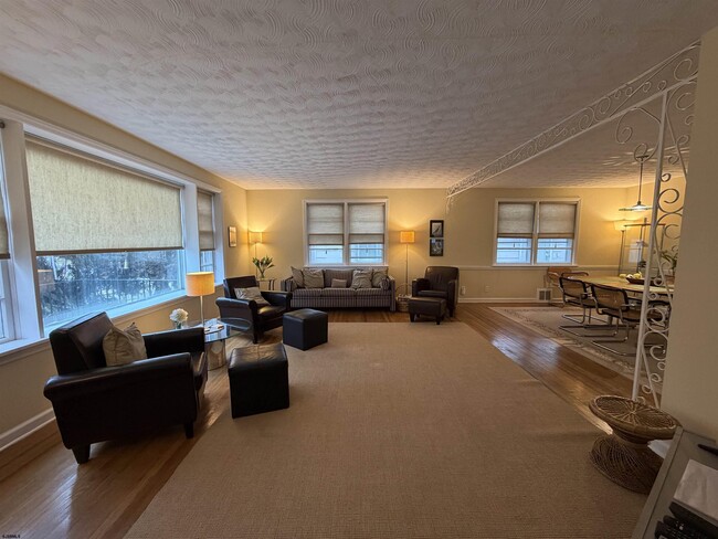 Photo - 33 N Gladstone Ave