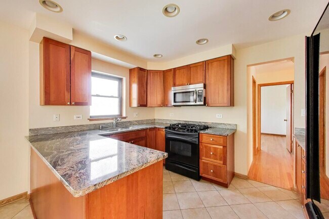 Photo - 6855 N Olmsted Ave Unit 1N