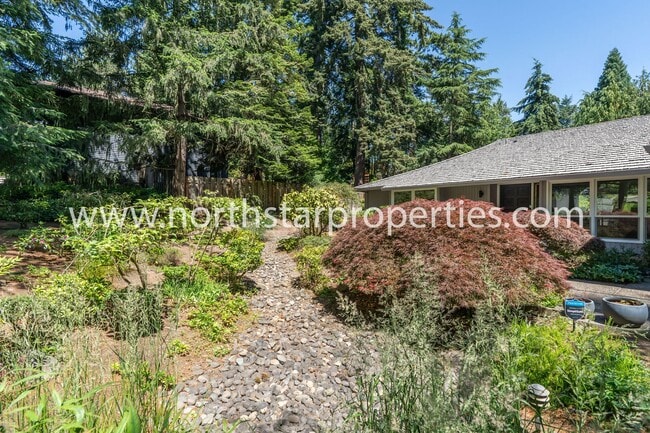 1405 Greentree Cir