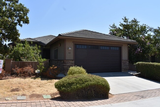 Building Photo - 1341 Greenfield Dr