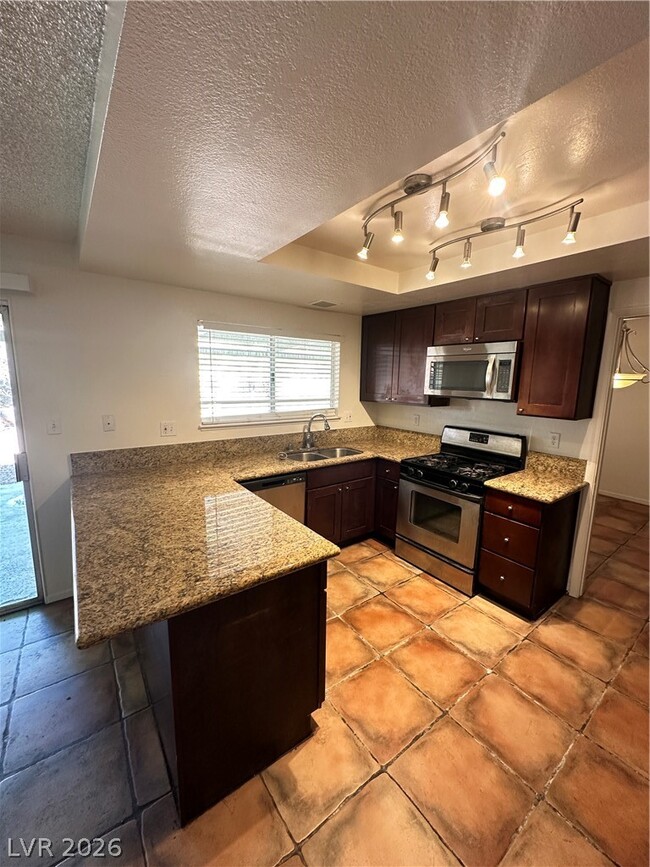 Photo - 2417 Doherty Way