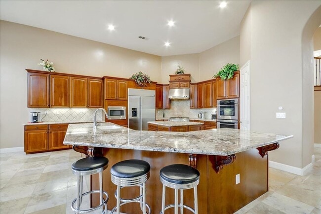 Photo - Live in Luxury - Executive Rental in Guard...