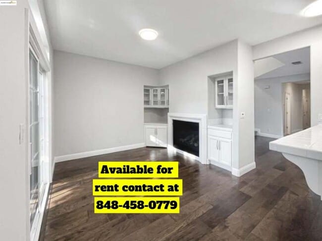 Photo - 51 Village Square Pl