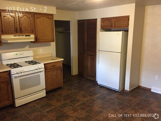 Building Photo - Huge 2 Bedroom Unit 2 Rental